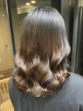 アメリ バイ アピッシュ(Amelie by apish) 王道のうるつや韓国風パーマ