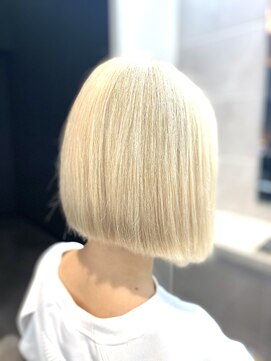 ウシワカマルガーデン(ushiwakamaru Garden) 切りっぱなしボブ/前下がりボブ/ボブ/ショートボブ/トレンド