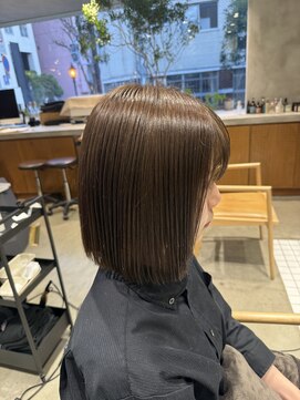 ニーイチイチ(211) オリーブベージュ/ダークアッシュ