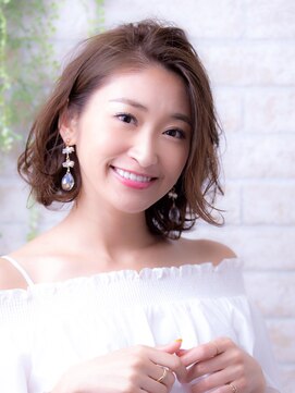 エルデ ナインズ ヘアー スタンド 川口店(elde 9's HAIR STAND) ピンクベージュorインナーグレージュの短めバングのマチルダボブ