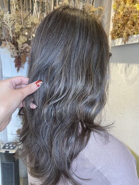 フロール(florun) ウルフカット&シークレットハイライト