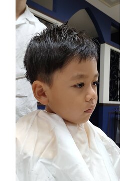 グロウ(glow. hair&design) 2ブロックショート