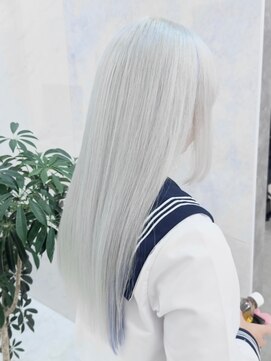 リル ラウム 原宿(LiL Raum) ホワイトカラー/ムラ修正ブリーチ/原宿ブリーチ/ダブルカラー