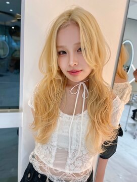 モナ 髪質改善(MONA) 【MONA】ブロンド/ゆるふわカール/