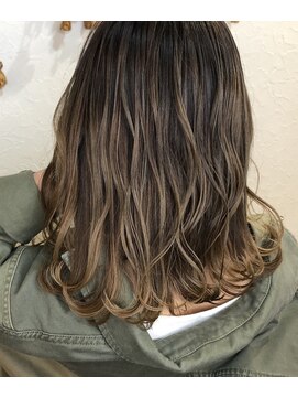 ウル(Ulu) コントラストバレイヤージュ