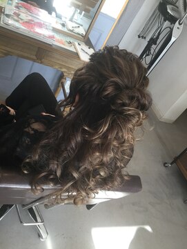 ヘアーズケアープレスト(Hair's Care Presto) ハーフアップ