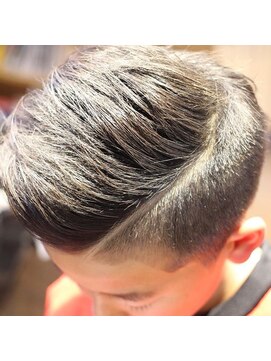 カシュカシュヘア(Cache-Cache hair) キッズカット～ライン入れました～