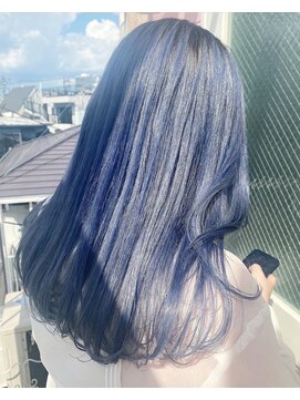 ベティ(Bettie) 韓国風淡めのブルーヘアー