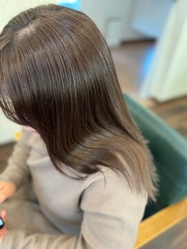 ヒューゴ ヘアラウンジ(hugo) ケアカラー