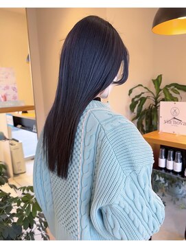 ビアノバ(via nova) ブリーチ履歴ありの暗髪カラー