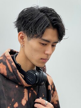 フィフス 名駅(fifth) S字のカールが人気のセンターパート×波巻きスパイラルパーマ