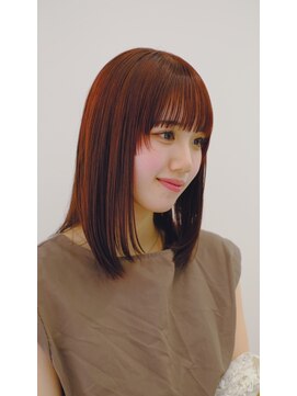 スリー スタンド(THREE STAND) ミディアム / ストレート / ウォームブラウン / レイヤー