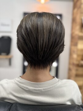 ウル(ulu) 白髪ボカシ+ショートレイヤー