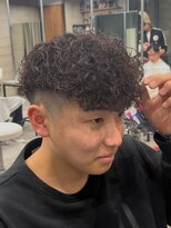 イーラ(era) バロックパーマ ツイストスパイラル眉カットメンズパーマ