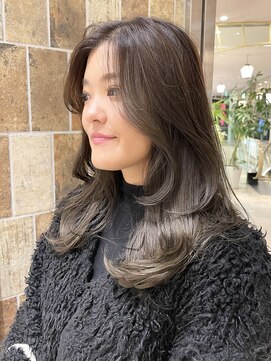 ピークアブー アヴェダ アトレ恵比寿(PEEK-A-BOO AVEDA) グレージュ/透明感カラー/くすみカラー/くびれヘア/ミディアム