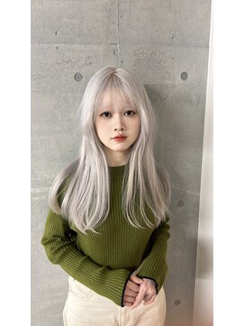 モニカ 原宿店(MONIQA) ホワイトカラー