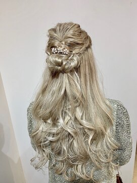 アクト 三鷹店(ACT) ハイトーンハーフアップスタイル