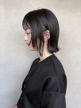 ティピ(tipi) 黒髪レイヤーボブ