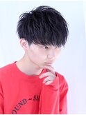 黒髪ツーブロ刈り上げ無造作マッシュ