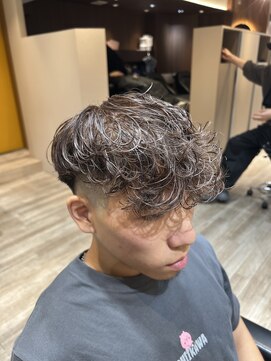 ルースト 渋谷店(ROOST) MEN’S HAIR/波巻ツイストスパイラル/フェザーパーマ/眉毛/渋谷