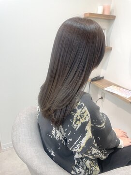 シアエミュー 新越谷店(SHEER emu) 秋カラーの定番オリーブカラー◎