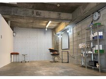 トゥコ(Tuco)の雰囲気（コンクリート打ちっぱなしの隠れ家。1席だけの静かな空間。）