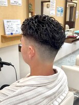 マキシム ナカイ(MAXIM NAKAI)&nbsp;大人ヘア　フェードカット　メンズパーマ
