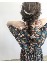 ニド(2do)&nbsp;編みおろしパーティーアレンジ