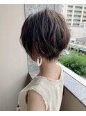 大人可愛い20代30代40代小顔ワンサイドショートボブ丸み前下がり