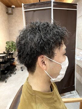 ファン 竹ノ塚店(F.U.N) ビジメスマン向けツイストパーマ