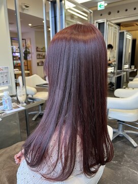 レイン(RAIN) 艶々ピンクカラーヘア