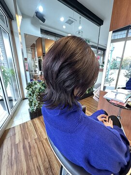 EM美容室 30代～50代 肩ウルフ・ブリーチ無しパープル系カラー