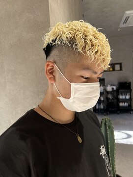 シアン(.Xian) 【men's】ブリーチパーマ（高槻/高槻美容室/メンズ/眉カット）