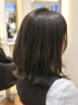 ビュートリアム265(BEAUTRIUM 265) ミディアムレイヤー/レイヤーカット/銀座/グレージュ/くびれヘア
