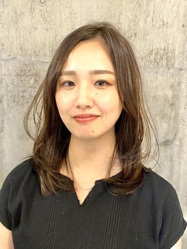 ハーフアンドハーフ(HALF and HALF) レイヤーカット/赤み消しカラー/地毛風ストレート