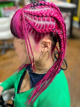 アドネス(ADNESS) 地毛カラーが映えるコーンロウ×ブレイズ