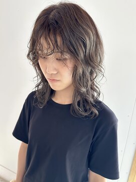 オー(OOO) 前髪パーマ×オリーブベージュ