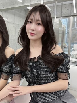 フォンズ(FONS) レイヤーカットくびれ韓国ヘア/薄め前髪/グレージュ透明感カラー