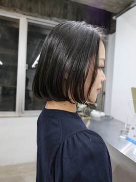 シアー(siar) 内巻きボブ　ボブ　地毛風カラー　韓国　髪質改善　黒髪ボブ