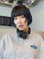 ディッセンバー 神宮前(December) ミニボブ切りっぱなしボブワイドバング暗髪ブルーカラー