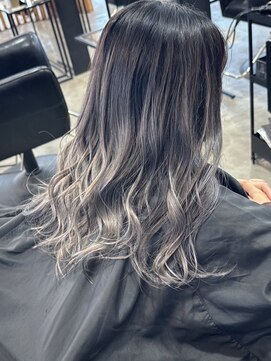 ウィリーベル 沖縄(WILLIE BELLE) 暗髪グラデーション/ゆるふわロング/外国人風カラー/美髪