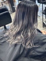 ウィリーベル 沖縄(WILLIE BELLE) 暗髪グラデーション/ゆるふわロング/外国人風カラー/美髪