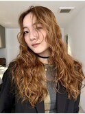 ロングレイヤーパーマ大きめウェーブパーマジンジャーベージュ