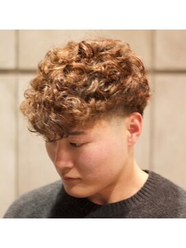 キングスマントーキョー カットクラブ 中野(KINGSMAN TOKYO CUTCLUB) ニュアンスパーマ/ツイストスパイラル/フェード[中野/MEN'S]