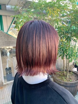 ブッディ(BDY) インナーカラーピンク☆外はねボブ