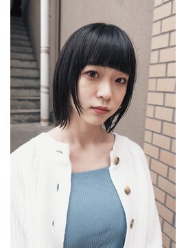 シカ(sica) 黒髪前髪ぱっつん顔まわりレイヤー