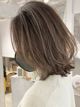 フォト イケブクロ(foto IKEBUKURO) 6回巻けば決まるブリーチハイライトグラデーションベージュボブ