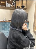 暗めグレー×毛先ブラック