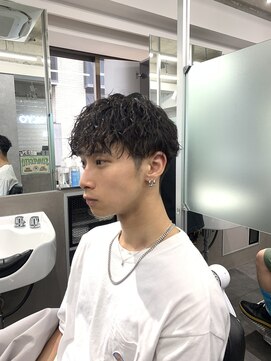 クロムトウキョウ ザ バーバー ネオン 新宿店(CHROM TOKYO the Barber ne/on) ツイストスパイラル