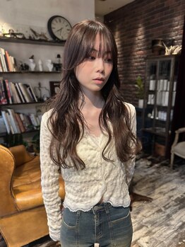 トレンチ(TRENCH)の写真/【レイヤーカット特化】前髪・顔周りの髪質・クセを活かすカット☆小顔見せ効果◎ぜひお任せください！